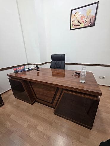 ofis dolablari: Livan mebelidi. Təmiz qoz ağacıdır. Əla vəziyətdədi Təcili satılır — 2