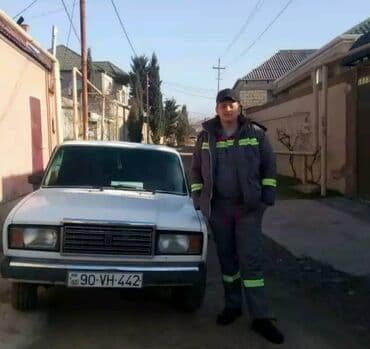 lada qrant: VAZ 2107, ağ rəngli sedan Xüsusiyyətlər: - Korpus: 4 qapılı sedan - — 1