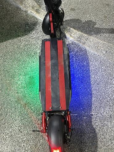 Elektrik nəqliyyatı: İşlənmiş Elektrik samokat 10", 501 - 750 Vt, > 45 km/s, Ödənişli çatdırılma — 2