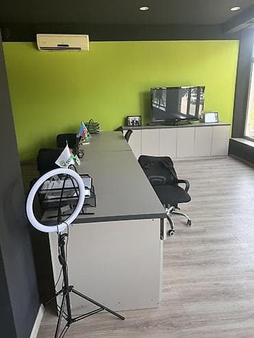 Ofis mebel dəsti Şəkilərdəki yanlız mebeler satılır 1500 manata 3 ay — 4