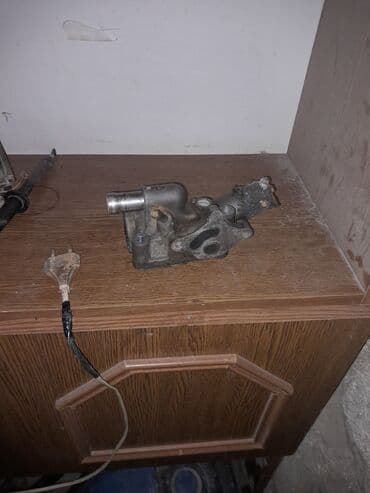 деревянный стол на кухню: Обычный, Daewoo, GENTRA, 2013 г., Дерево, Б/у, Самовывоз — 2