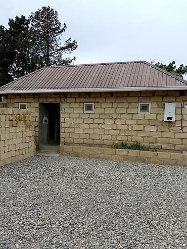 1 gunluk kiraye evler: Bərdə şəhər sənaye küçəsi tam yol kənarında. 6.5 sotda yerdən — 10