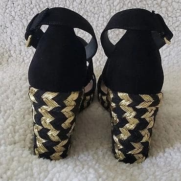 белые босоножки на тракторной подошве: Olcu uygun gelmediyi ucun satilir tezedir Razmer 37 Qadınlar üçün — 2