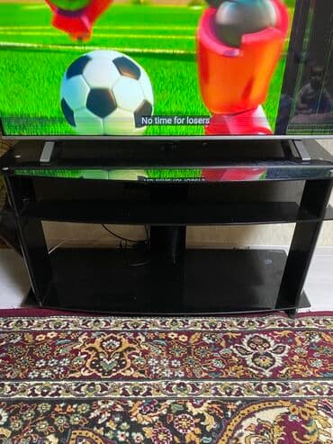 suse caynikler: Düz TV altlığı, Polkalı, Şüşəli — 1