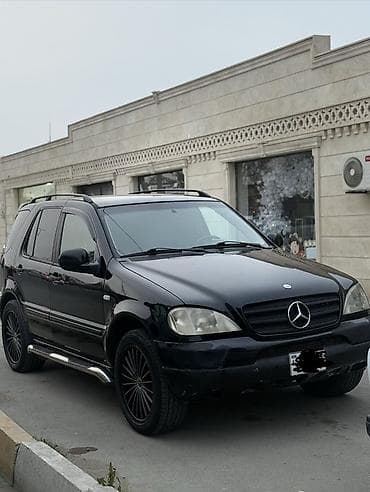 panarama ce kılas: Mercedes-Benz ML 320: 3.2 l | 2000 il Ofrouder/SUV — 5