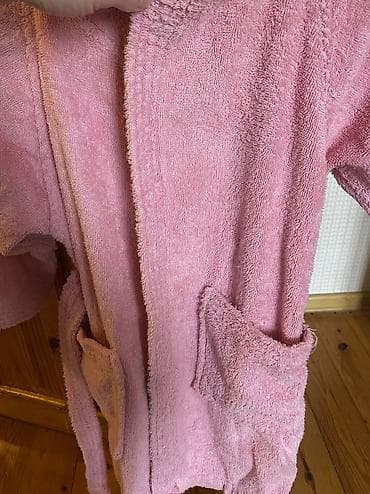 8 yas: 10 yaş uşaqçün hamam xalatı az geyinilib su çəkən matrealdı — 4