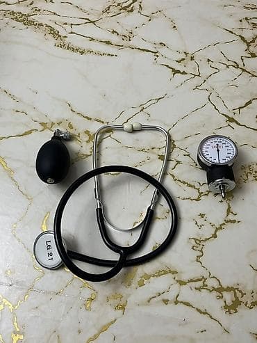 Mexanik qan təzyiqi ölçmə cihazı (sfigmomanometr) və stetoskop dəsti