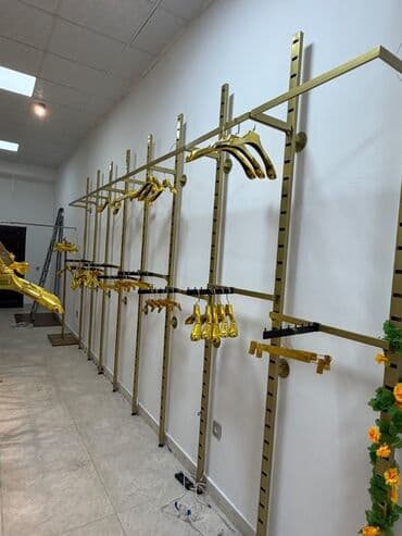 İstehsal avadanlığı: Magaza uchun vitrinler,resepshin,stol stullar,3boyuk maneken,8 balaca — 2