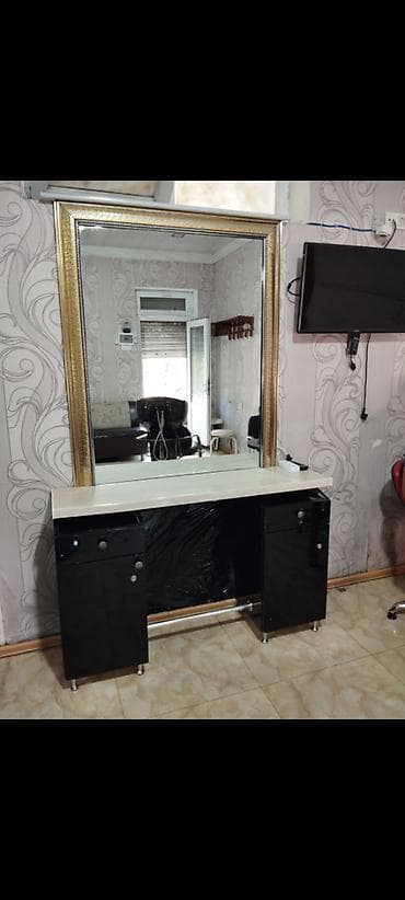 salon dolab: Salon güzgüsü mebeli ilə birlikdə 
Yaxşı vəziyyətdədir — 3