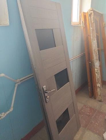 pol rəngləri: Salam.5 qapıdır 2si ayaqyolu hamam 3otaq qapısıdır 5 nide 150 manat — 1