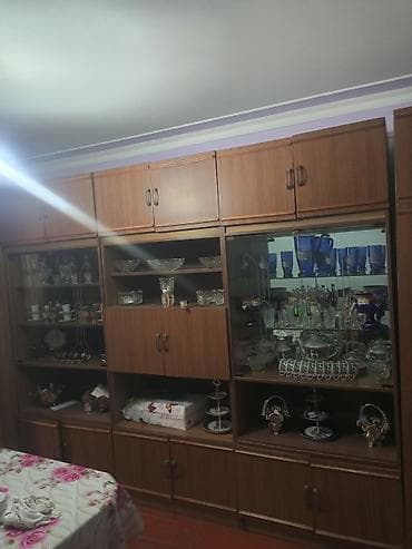 Yemək otağı üçün iri divar vitrin-dolap dəsti - Material: ağac