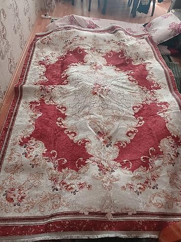 ana sekilleri: Yeni rəng - Qırmızı Yataq örtüyü — 2