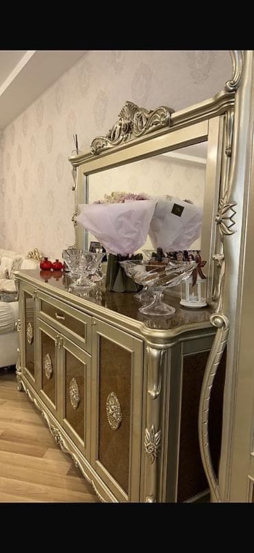 makeup masası: Klassik üslubda dəst – qonaq otağı/dining dəsti Tərkibi: - 12 — 1