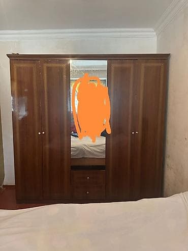 isvaner: 5 qapı, Güzgülü, Qəhvəyi, Taxta, Açılan, Düz dolab — 1