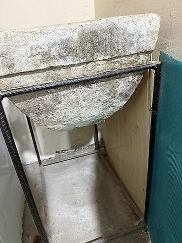 Su dasi
40 ilin dasidi