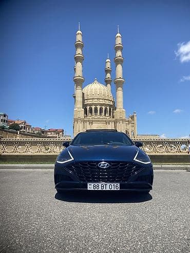 Hyundai Sonata – sedan - Kuzov: aerodinamik, geniş ön barmaqlıq, LED — 2