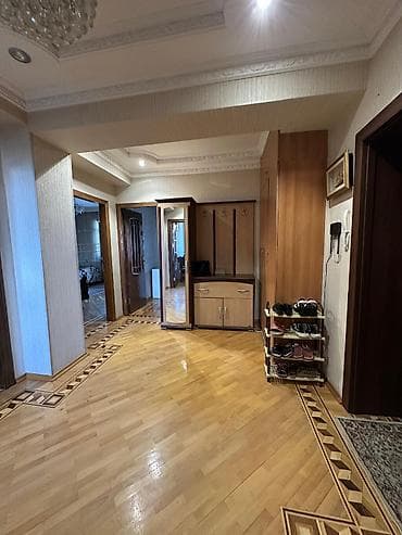 emircanda ev satisi: Bakı, 4-cü mikrorayon, 4 otaqlı, Köhnə tikili, m. 20 Yanvar, 140 kv. m — 10