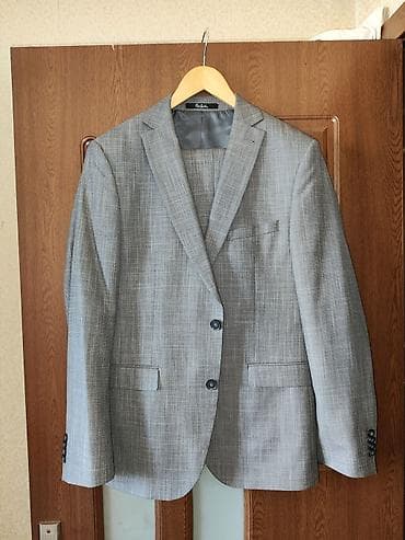 kişi geyimleri: Pierre Cardin firmasının boz rəngdə, slim fit biçimli kişi kostyumu — 1