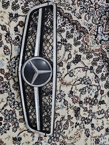 06 abirsofka: Mercedes-Benz ön radiator barmaqlığı W 204 Kuza C Radiyyator — 3