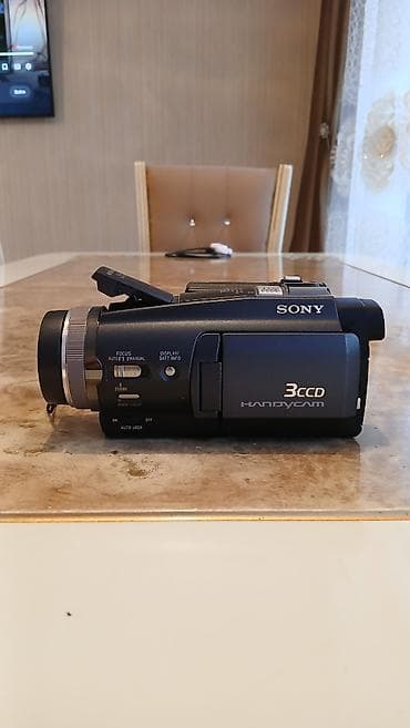 Videokamera Sony dcr-hc 1000e 3ccd həm kasetə cəkir həm karta foto da — 1