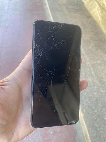 işdenmiş telefonlar: Samsung Galaxy A10, 32 GB — 4