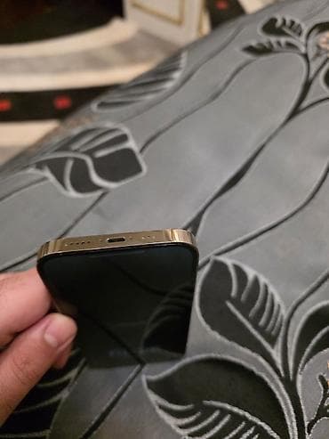 c yeni iphone 5: IPhone 14 Pro, 256 GB, Qızılı, Face ID — 6