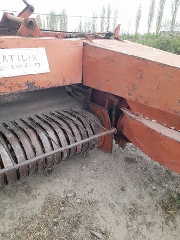 qosqular: Otlara/yoncaya uyğun pres yığan kənd təsərrüfatı aqreqatı (kvadrat — 2