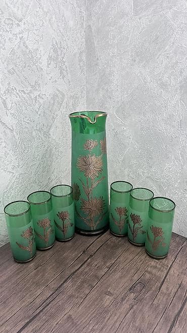 silver et ceken: 💚 Zərif vintage şüşə qrafin dəsti – 7 hissə 💚 ✨ 1 qrafin + 6 stəkan 🌼 — 1