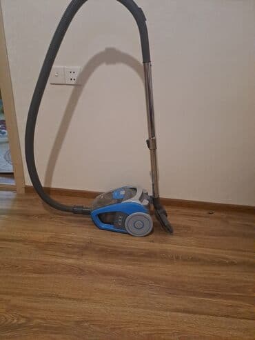 пристенная вытяжка для кухни: Пылесос Scarlett, Сухая уборка — 1