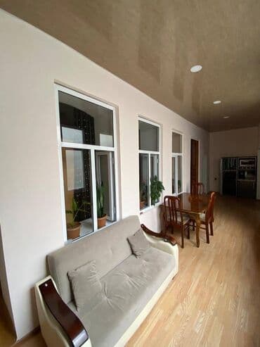 gəncə kiraye ev: Qız Qalasının yanında 3 mərtəbəli binanın 2-ci mərtəbəsində ümumi — 3