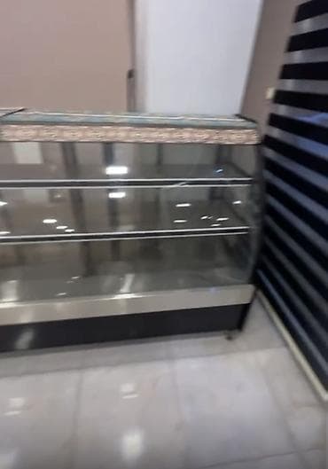 Avadanlığın icarəsi: Soyuduculu vitrini vitrin – içkilər və desertlər üçün - Tip: Peşəkar — 2