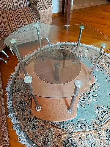 Jurnal masası, Şüşə