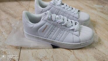 высокие мужские мокасины: 37 razmer.Yenidir heç geyinilmeyib.bir tərəfində sarı leke var deyə — 1