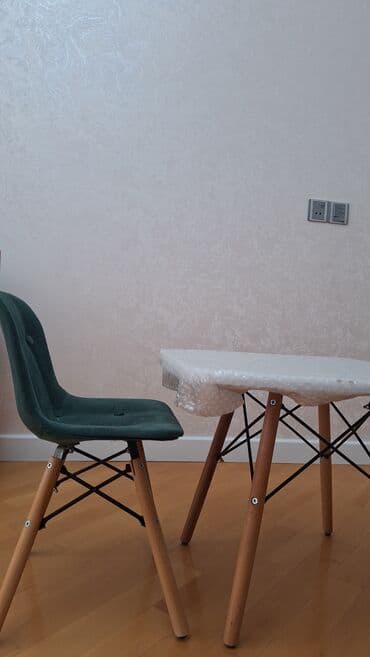 Masalar: Mətbəx üçün, Açılmayan, Dördbucaq masa, 2 stul — 1