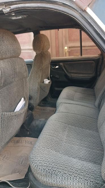 raf 4: QAZ 3110 Volga: 2.4 l | 2001 il 363998 km Sedan — 4