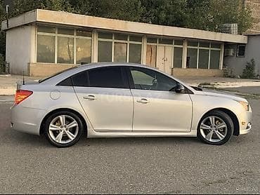 275 45 20: Chevrolet Cruze: 1.4 l | 2014 il 257063 km Sedan — 8
