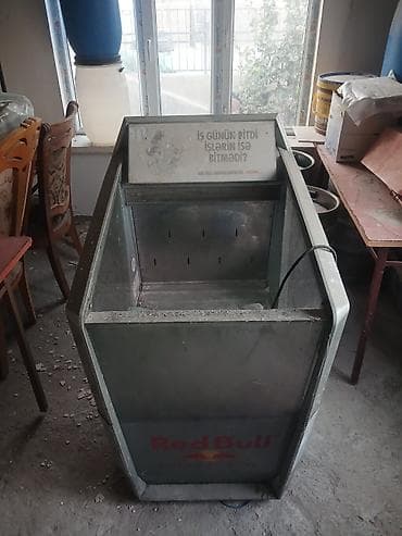 Kod 75 08 Redbul soyuducusu tam isləkdi satilir 260 azn . Unvan