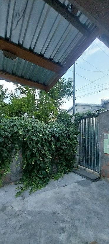 sumqayitda evler: Продаю дом . Всё удобства в доме. санитарные узлы разделены. есть — 2