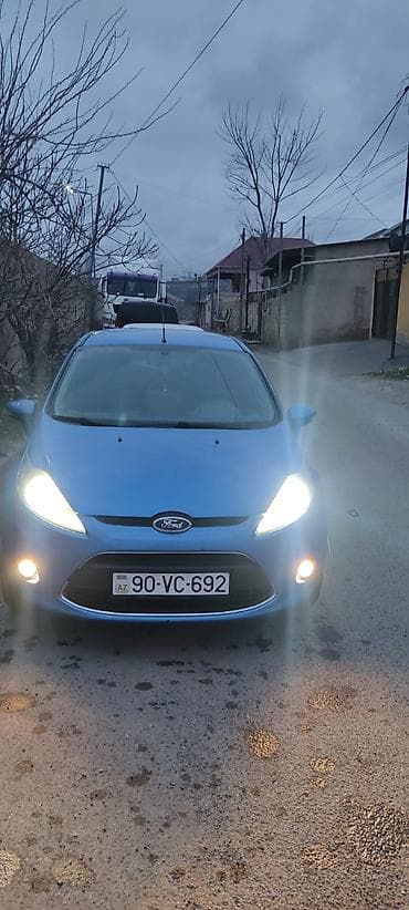 Ford Fiesta: 1.4 l | 2009 il 236000 km Hetçbek
