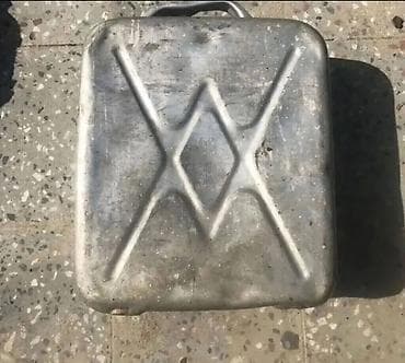 20 litrlik metal bidon - Tutum: 20 L (gövdədə işarələnib) - Material — 2