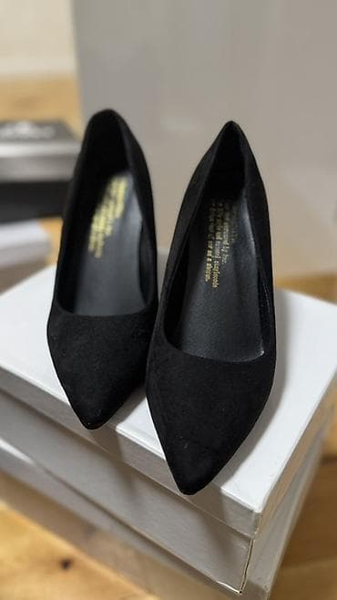 qara ayaqqabılar: Qara klassik qadın tufliləri - Model: sivri burunlu, qapalı burun və — 3