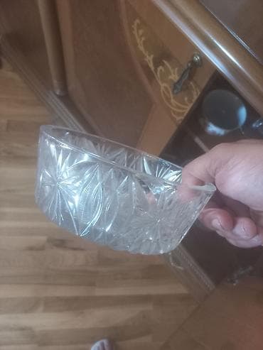 şüşə konfet: Cutu 30 mnt Kəsimli şüşə qab - Material: qalın, şəffaf şüşə - Dizayn — 1