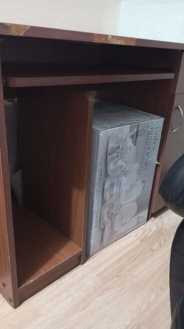 стол письменный: Прямой стол, С полками, С выдвижными ящиками, Ламинат текстурный, Без гарантии, Нет кредита — 5