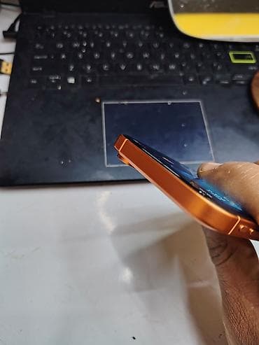 iphobe 17: IPhone 17 Pro, 64 GB — 5