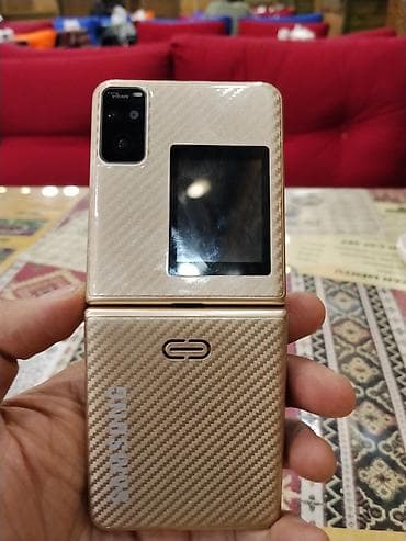 aiphone 6 plus: Samsung Galaxy Z Flip 4, 2 GB, rəng - Qızılı, Düyməli — 5