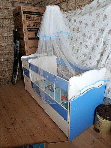 купить кровать трансформер: Для девочки и мальчика, Б/у, Четырехугольная, Колыбель, С бортиками, С матрасом, Без механизма качания — 4