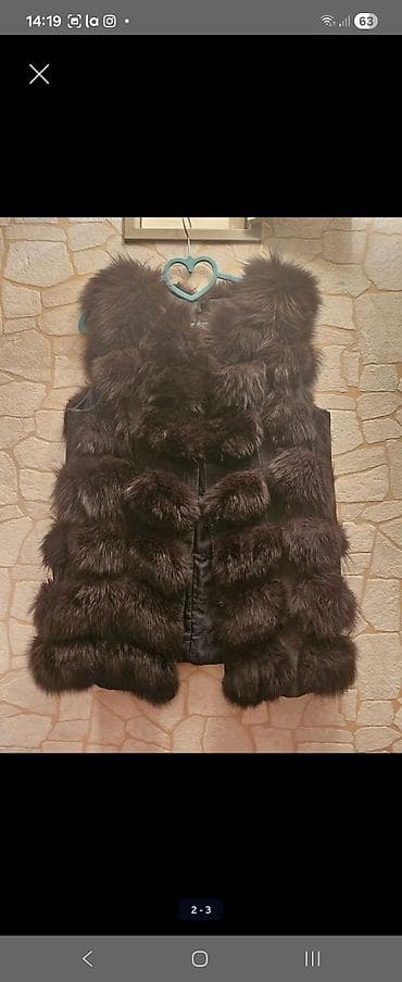 online geyim: Qadınlar üçün tük kürk jilet - Rəng: tünd qəhvəyi/şabalıd - Dizayn: ön — 2