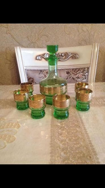cay servis: Şüşə dəst və kəsimli meyvə qabı - Yaşıl rəngli şüşə qrafin və 6 ədəd — 1