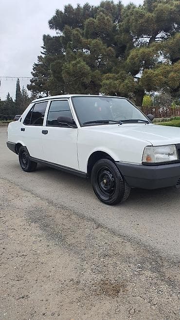 moped 49 cc: Tofaş Şahin sedan Xüsusiyyətlər: - Kuzov: 4 qapılı sedan, ağ rəng - — 3