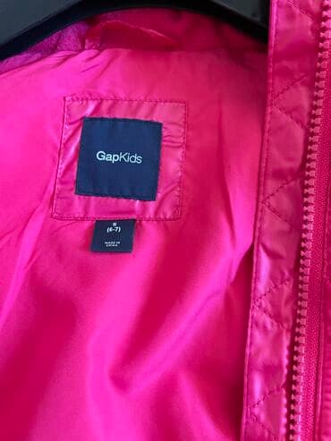 uşaqlar üçün sinteponlu jiletkalar: Куртка-безрукавка бренда Gap для девочки 4-5 лет — 3